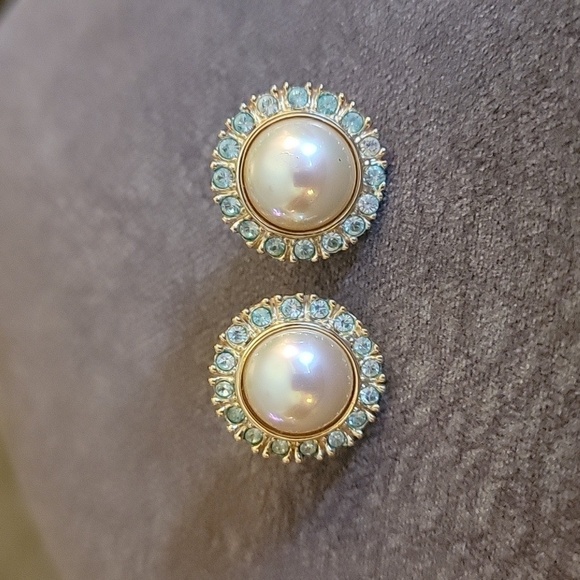 VTG ROMAN Baby Blue Rhinestone Halo Pearlesque Bridal Post Earrings - Picture 2 of 5